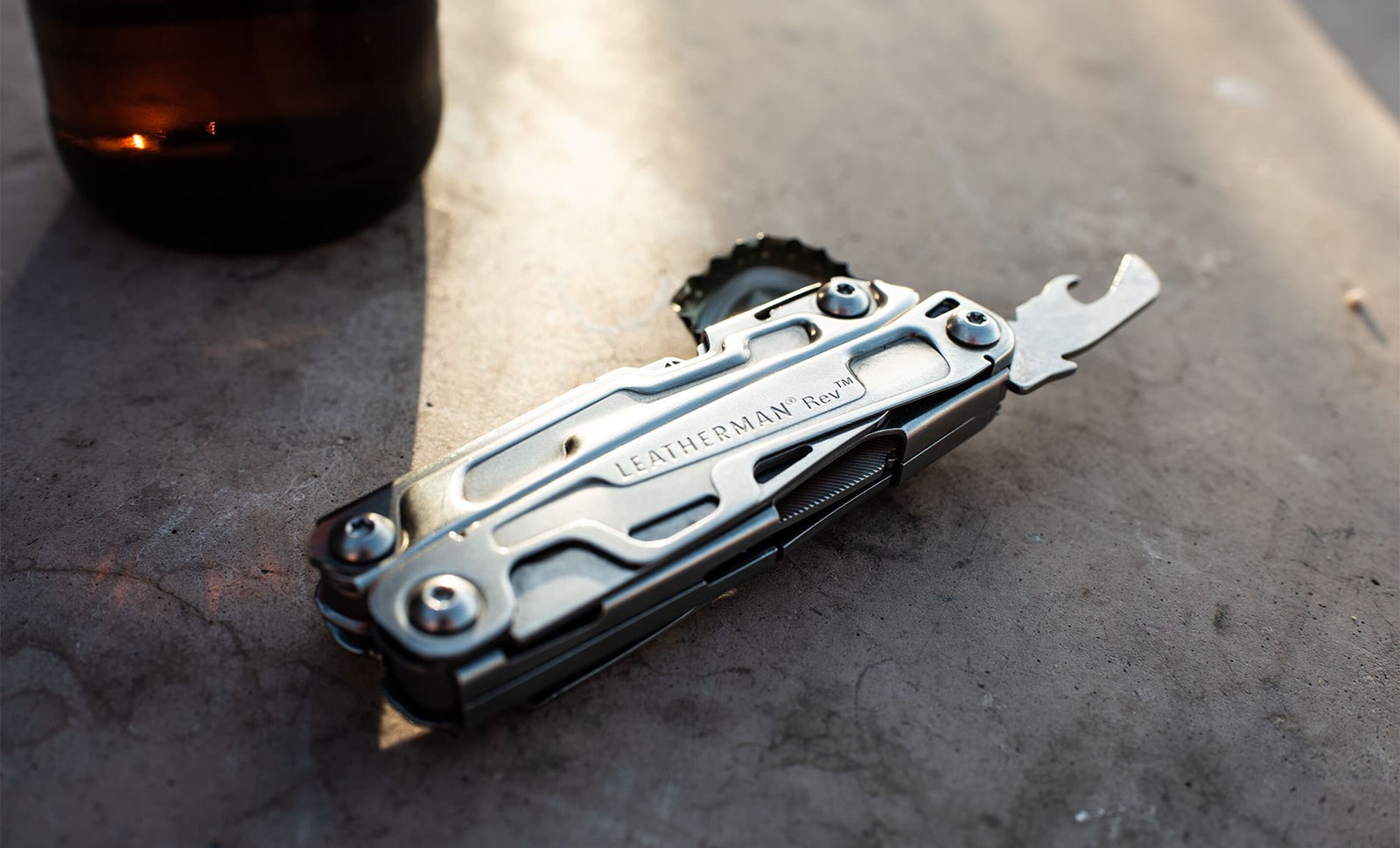 Sammenfoldet multitool fra Leatherman.