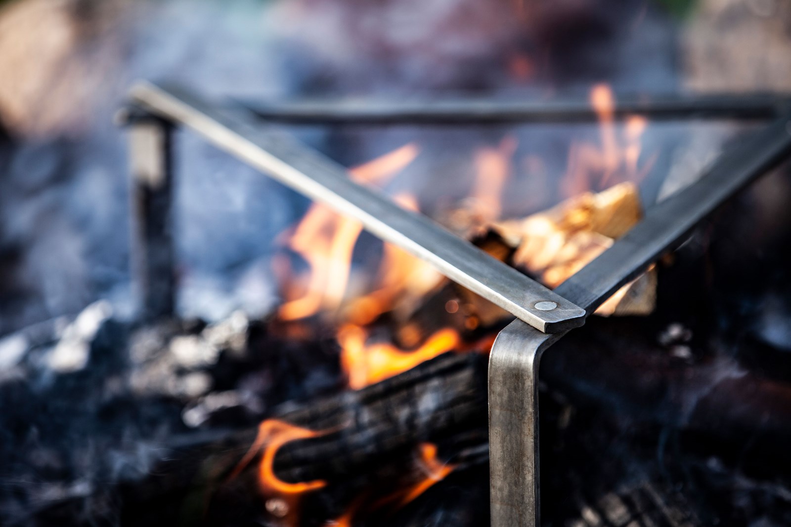 Close up af Petromax Cooking Stand.