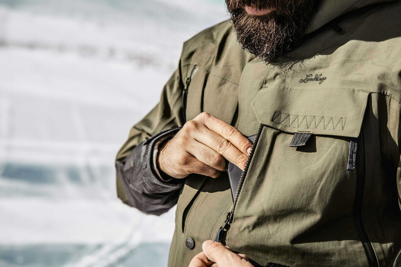 Smarte lommer på en jakke.