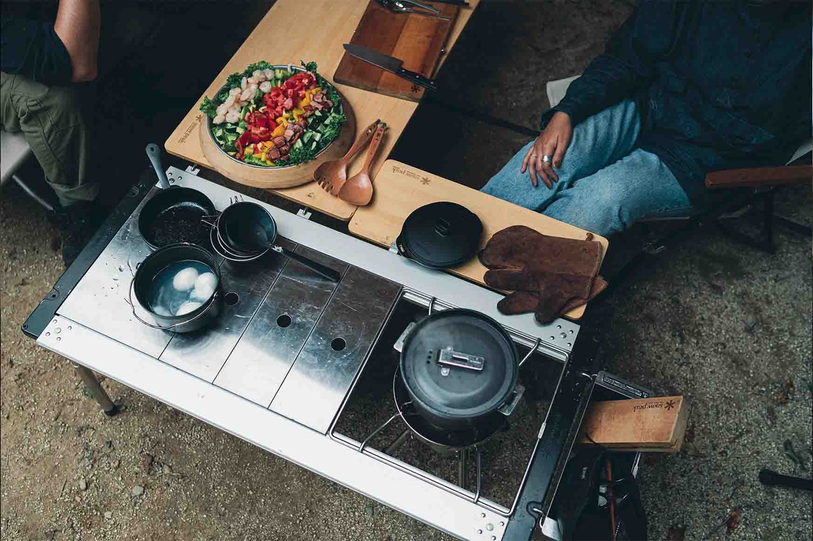 Et IGT bord set ovenfra med stål moduler og slide side udvidelser.