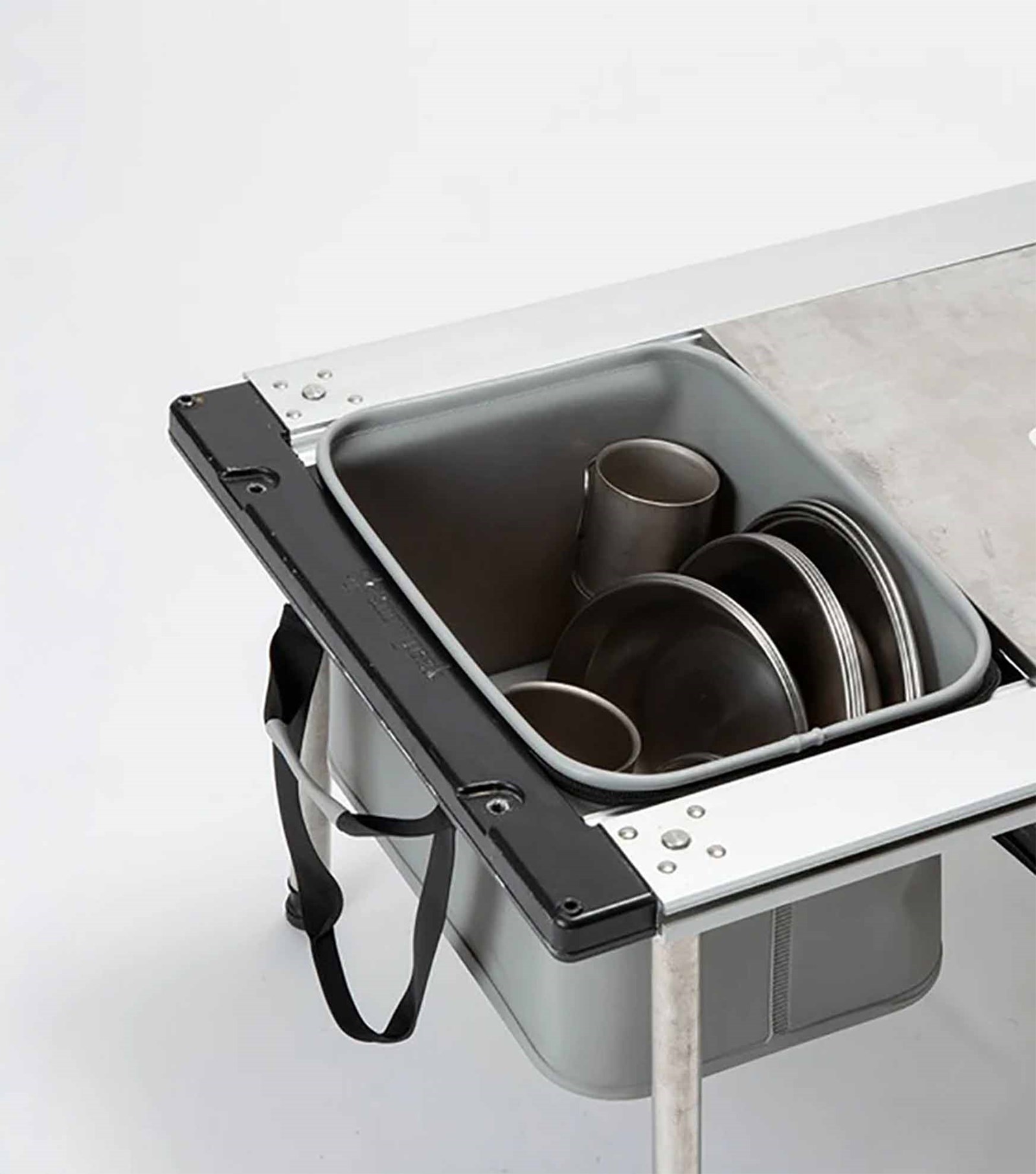 En Gear bag der bliver brugt som modul i IGT bordet, og bruges som opvaskebalje.