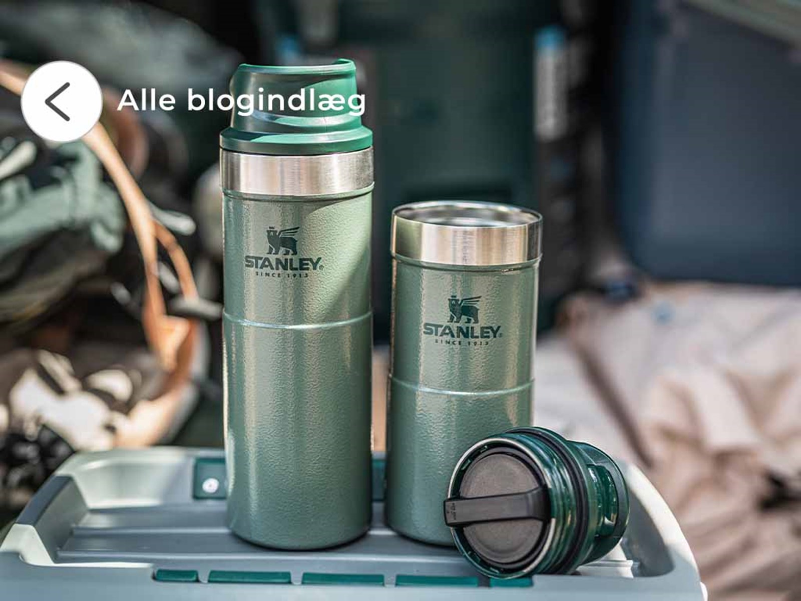 Stanley termokande der står på køleboks