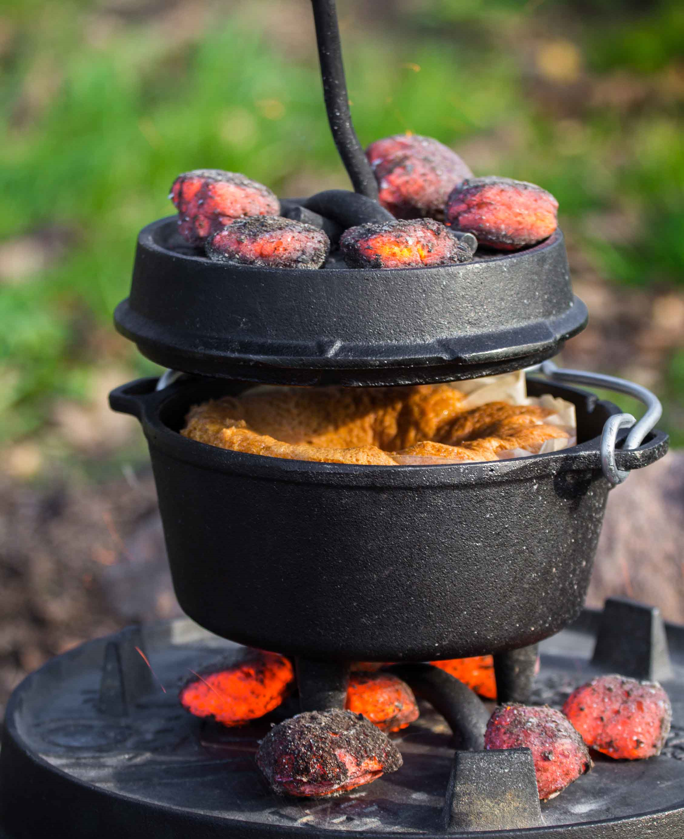 Dutch oven stablet ovenpå hinanden