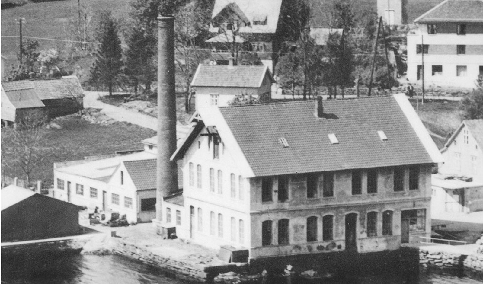 Helles fabrik i Holmedal i 50'erne.