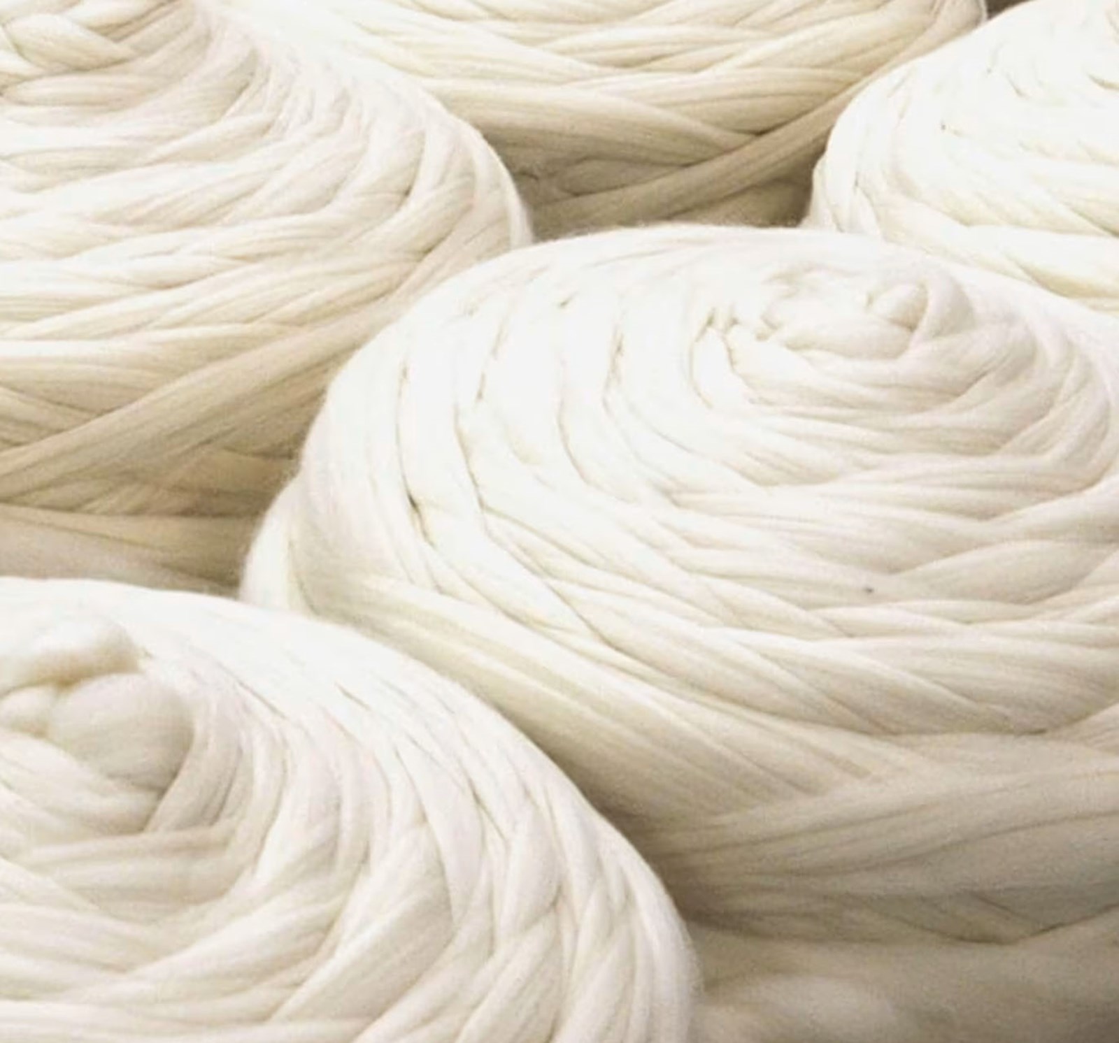 Close up af uld, der er blevet forarbejdet.