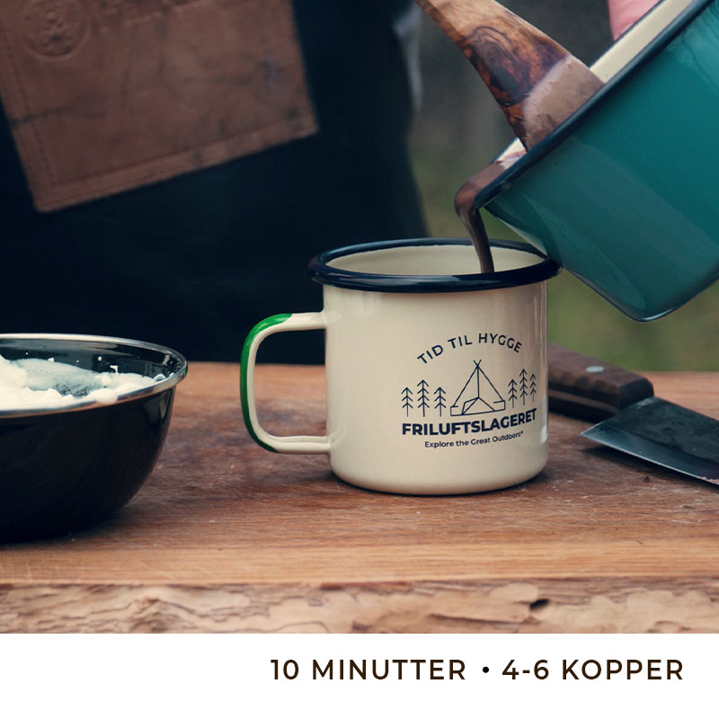 Varm chokolade over bål