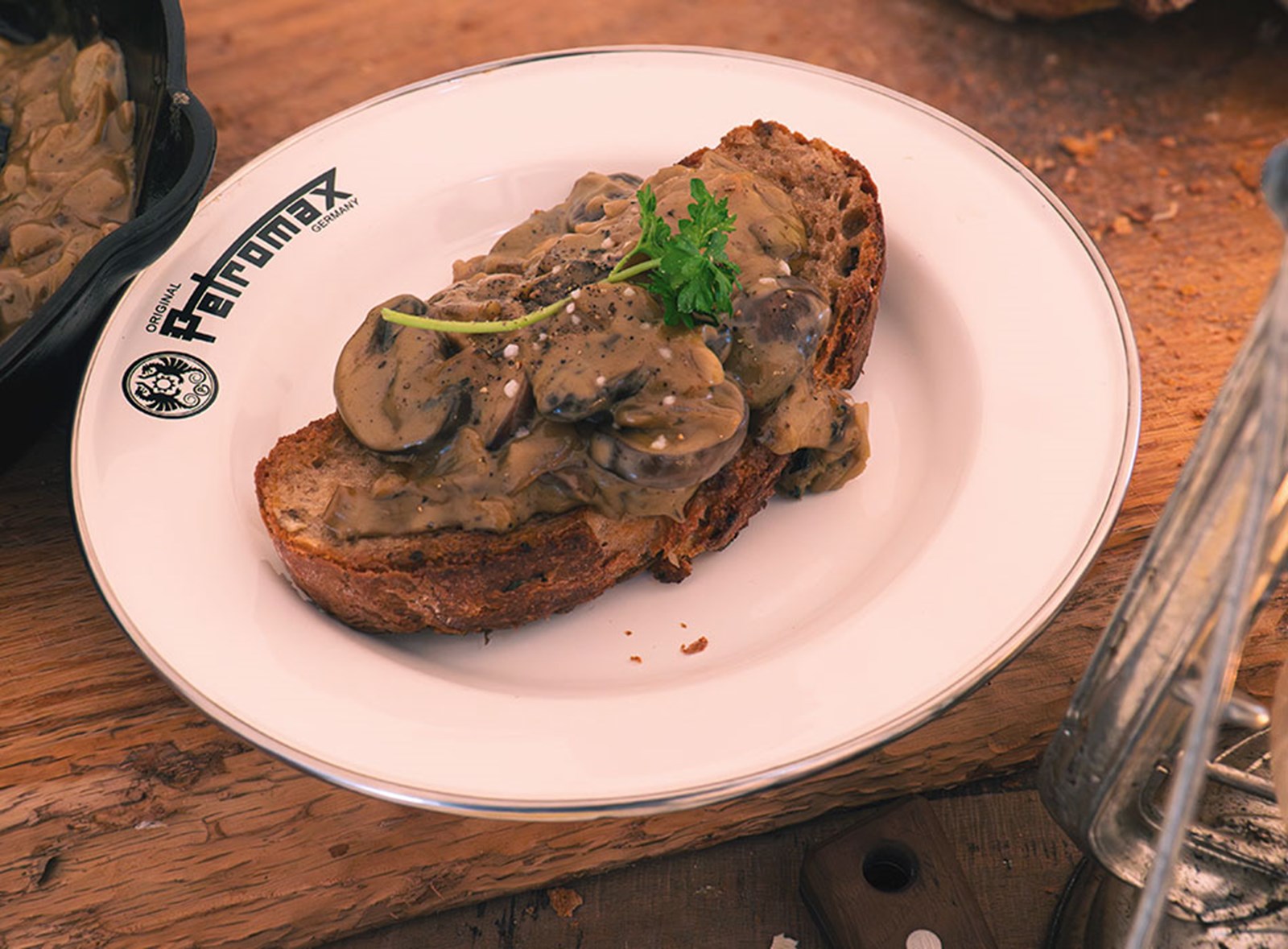 Opskrift på svampetoast på teltovn.