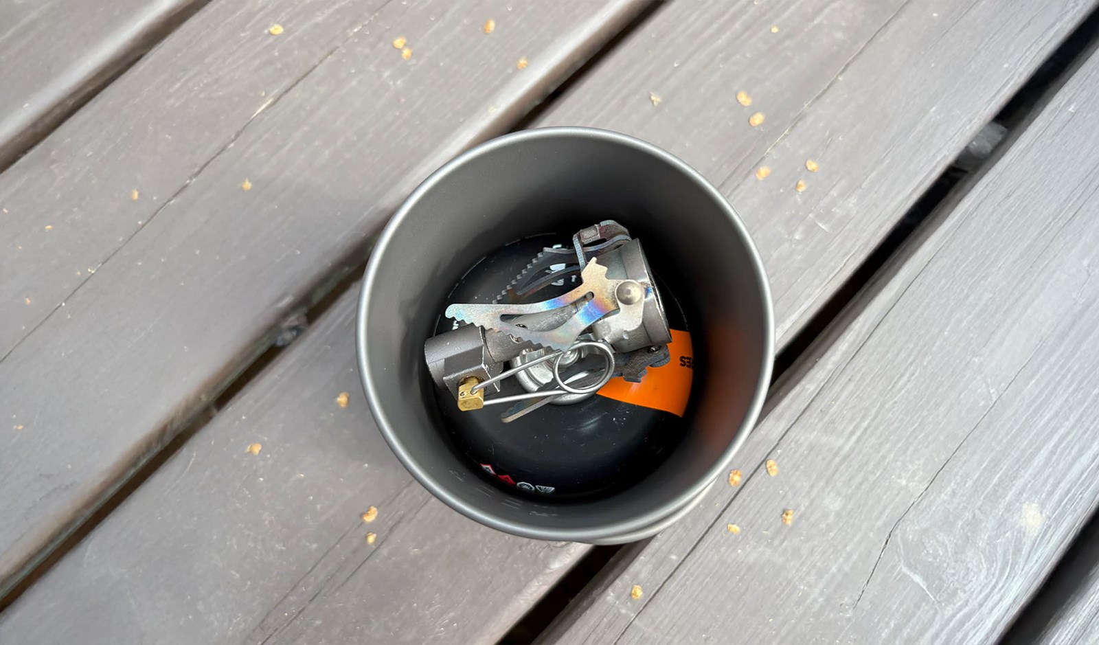 Toaks nesting system med en 750ml gryde, lillegasbrænder og en lille gasdåse.