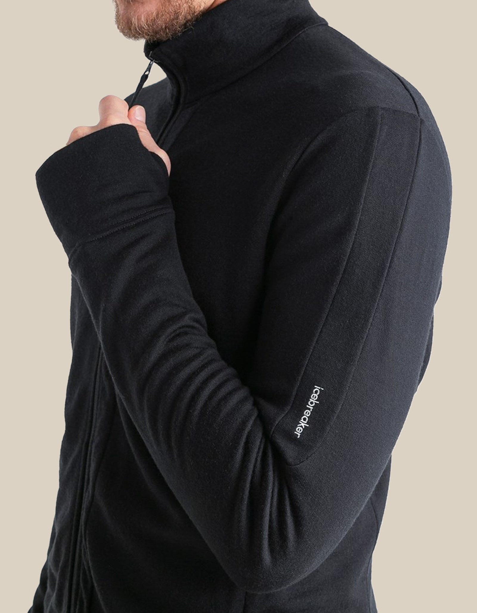 Mand i en Quantum 260 trøje.