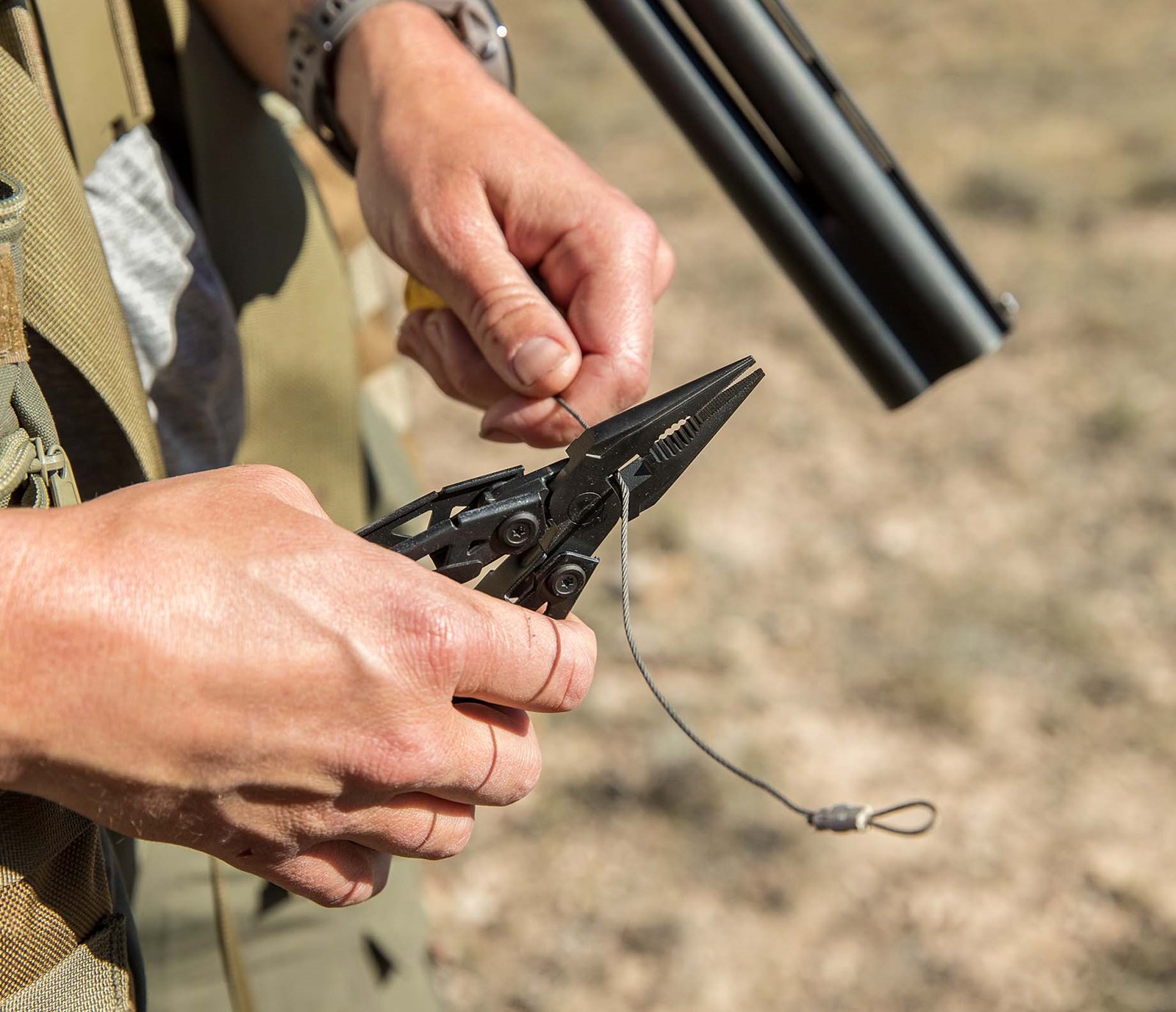 Gerber multittool i brug.