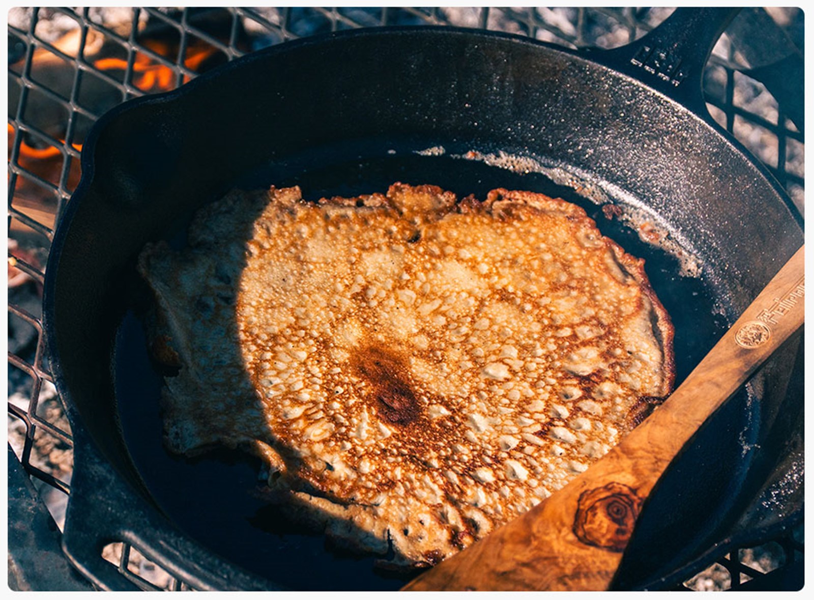 Pandekager over bål