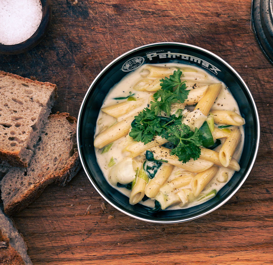 Cremet pasta med spinat og ost